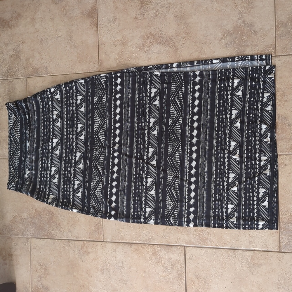 Maxi skirt with funky print